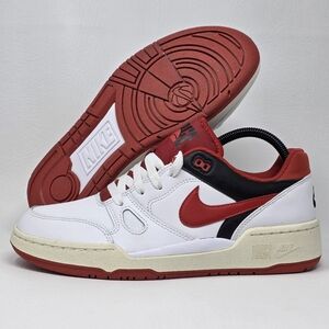Nike White and Red Sneakers